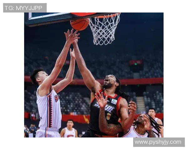上海与深圳CBA激战回顾精彩瞬间视频分享与分析 上海与深圳CBA激战回顾精彩瞬间视频分享与分析