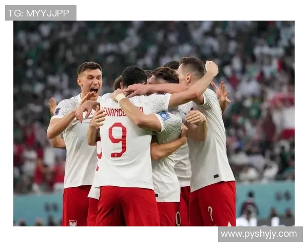 波兰足球队在友谊赛中以四比零大胜立陶宛展现强劲实力